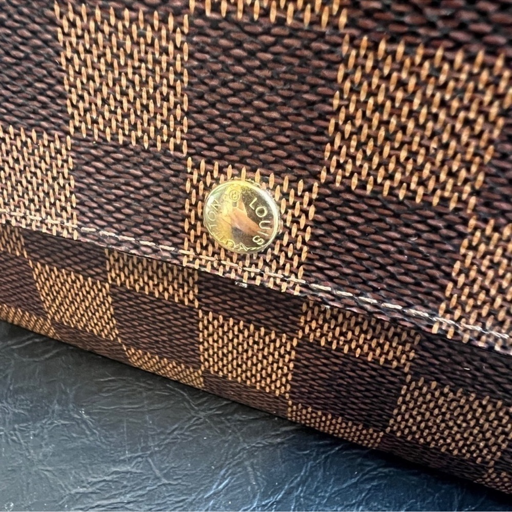 Authentic Louis Vuitton Sarah Damier Ebene wallet - Picture 2 of 11